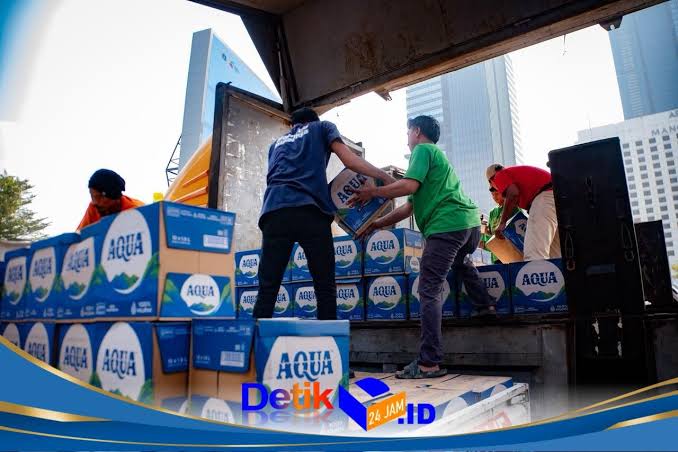 Polda Metro Jaya Kirim 12 Truk Bantuan Kemanusiaan ke NTT